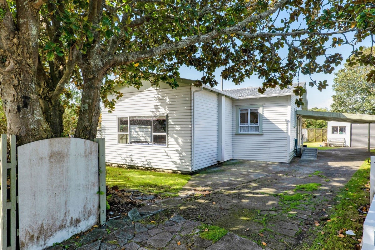 239 Coronation Avenue, Welbourn, New Plymouth - Carousel 31