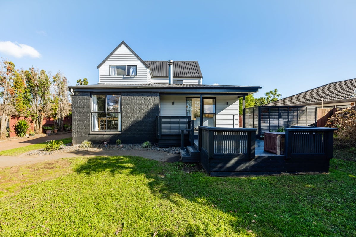 5 Carlinka Place, Conifer Grove, Takanini - Carousel 2