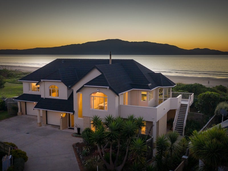 22 Ara Kuaka, Waikanae Beach, Waikanae - Carousel 2