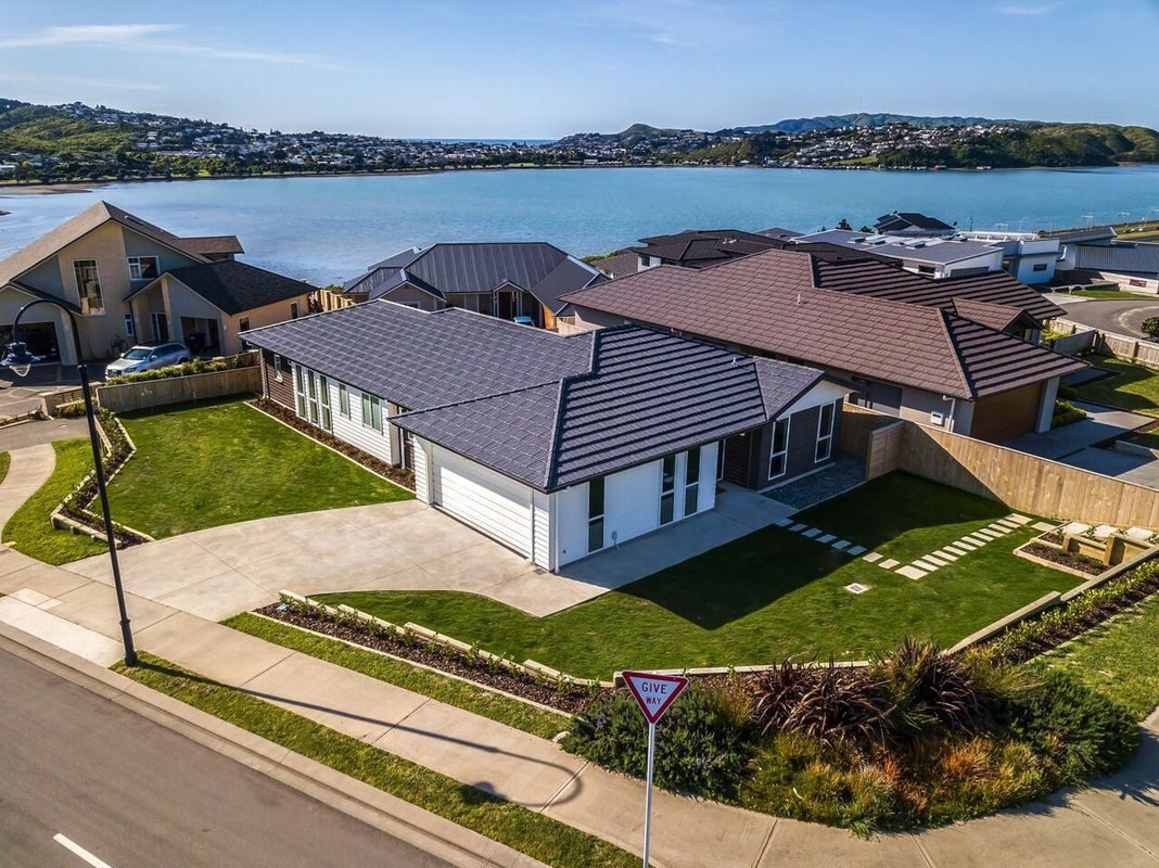 64 John Burke Drive, Aotea, Porirua - Carousel 23
