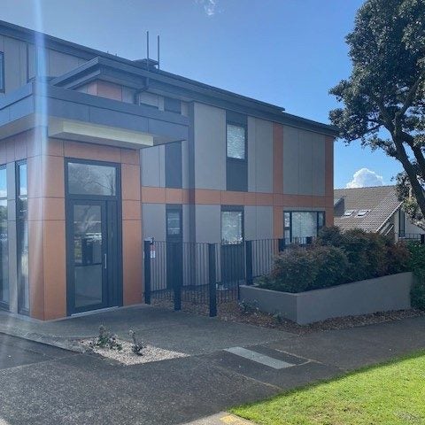 2A/12 Selwyn Road, Howick, Auckland - Carousel 1