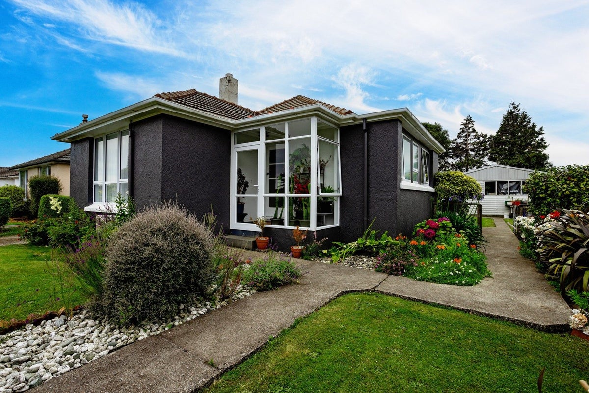 84 Adamson Crescent, Glengarry, Invercargill - Carousel 1