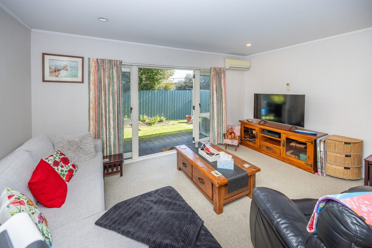 7/113 Cobham Drive, Hamilton East, Hamilton - Carousel 2