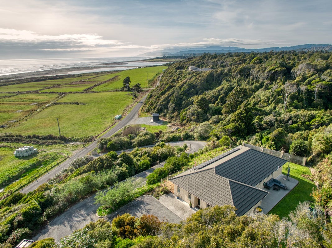 20C Serpentine Road, Kumara Junction, Greymouth - Carousel 2