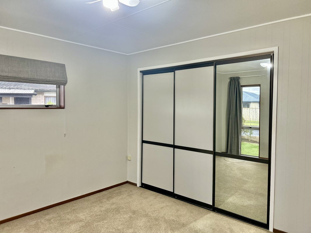 15 Spriggs Crescent, Greenmeadows, Napier - Carousel 21