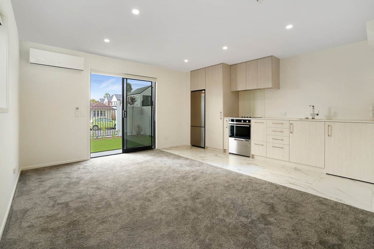 1/59 Neil Avenue, Te Atatu Peninsula, Auckland - Carousel 2