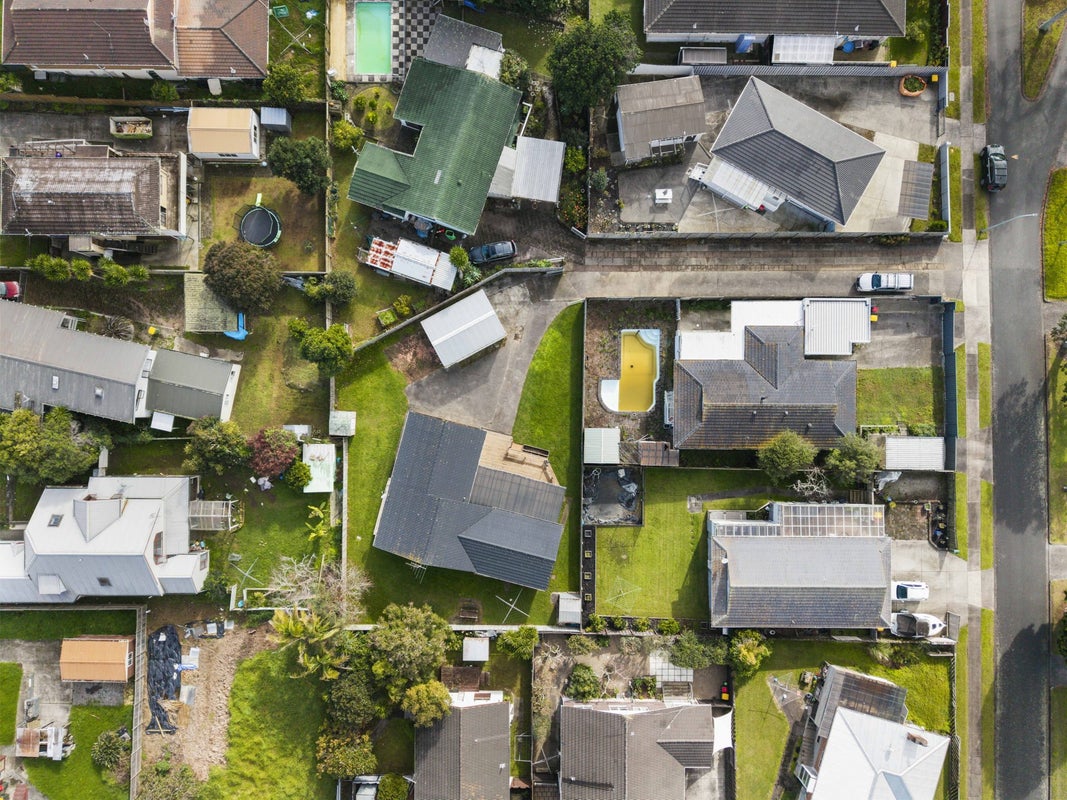 8 Suwyn Place, Weymouth, Auckland - Carousel 38