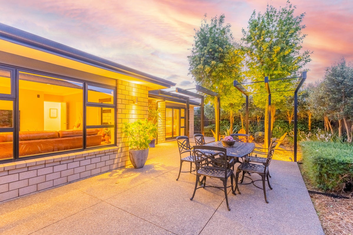 24 San Priamo Place, Paraparaumu Beach, Paraparaumu - Carousel 1