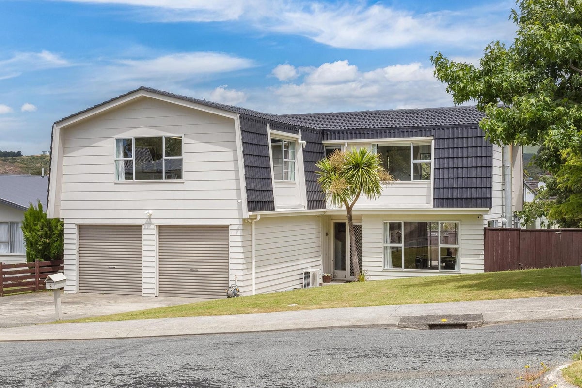 9 Cannon Lane, Whitby, Porirua - Carousel 1