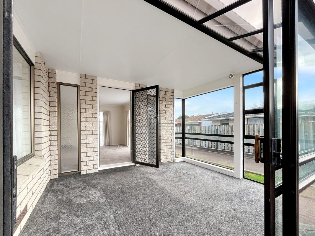 5 Chertsey Court, Roslyn, Palmerston North - Carousel 12