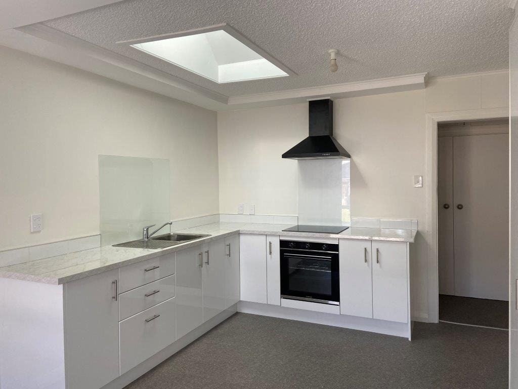 39 Pirie Crescent, Moera, Lower Hutt - Carousel 1