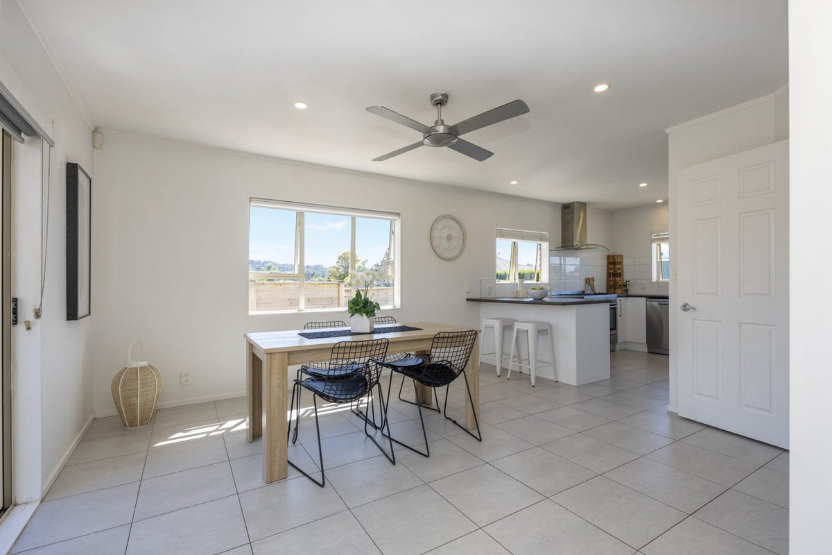 19 Merlot Heights, Huapai, Kumeu - Carousel 2