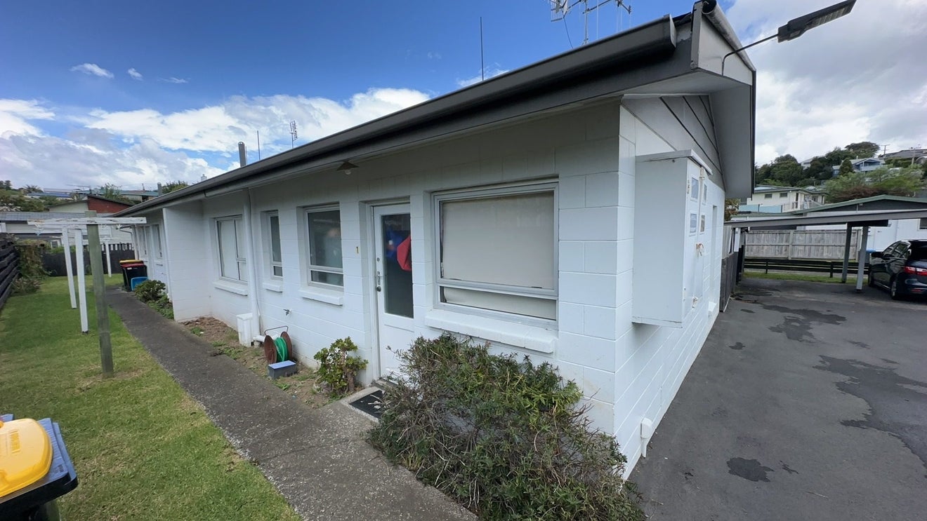 1/129 Pillans Road, Otumoetai, Tauranga - Carousel 1