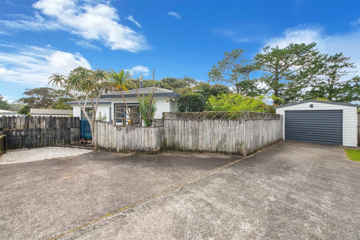 106 Glen Road, Ranui, Auckland - Carousel 21