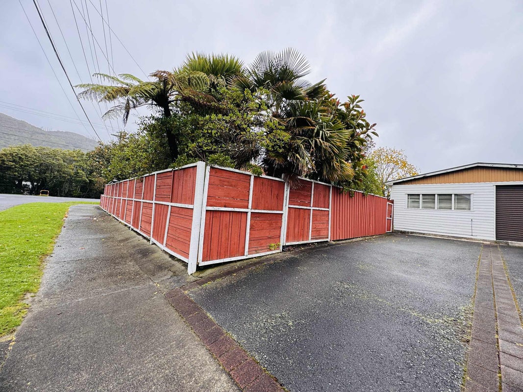 1147 High Street, Taita, Lower Hutt - Carousel 1