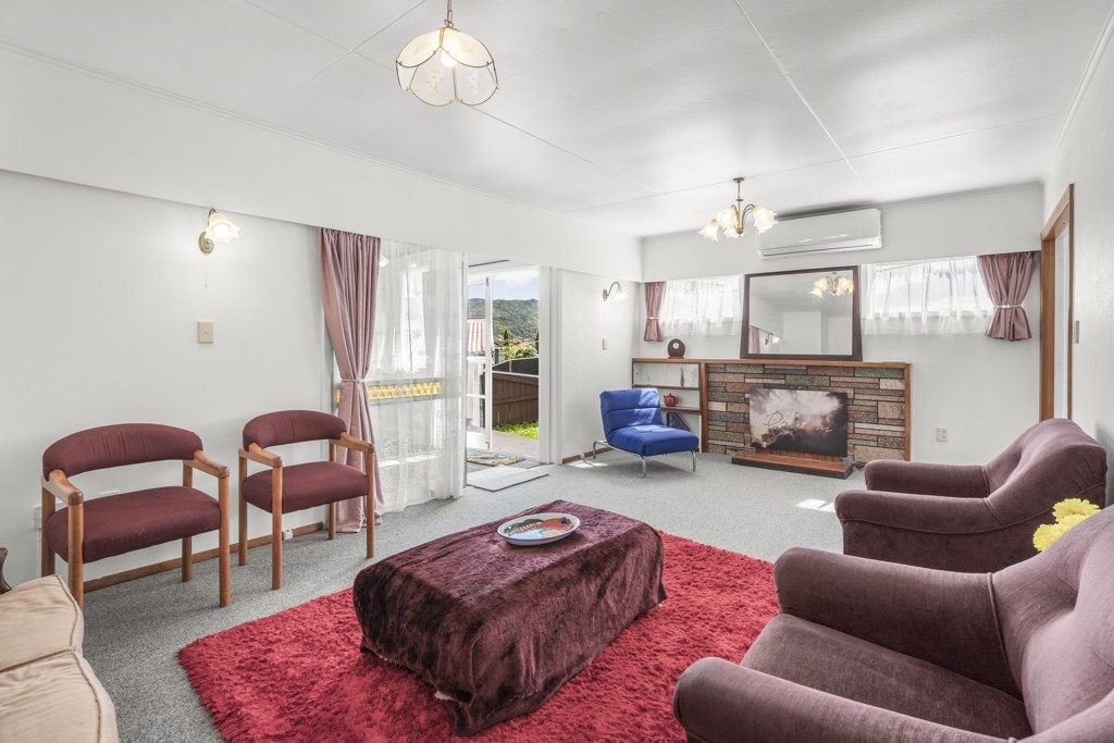 31 Thirlmere Street, Wainuiomata, Lower Hutt - Carousel 2