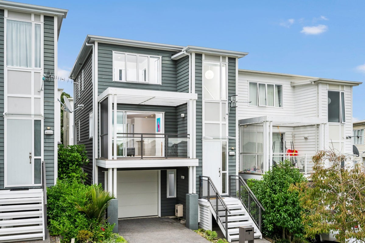 5 Manawatere Way, Flat Bush, Auckland - Carousel 23