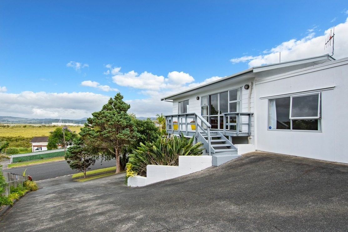 39 Raumati Crescent, Onerahi, Whangarei - Carousel 2