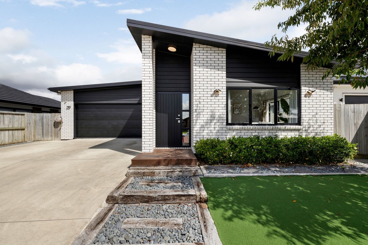 11 Tokerau DR, Rototuna North, Hamilton - Carousel 2