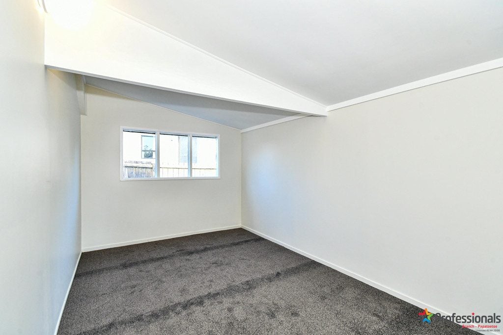22 Lyncroft Street, Mangere East, Auckland - Carousel 12