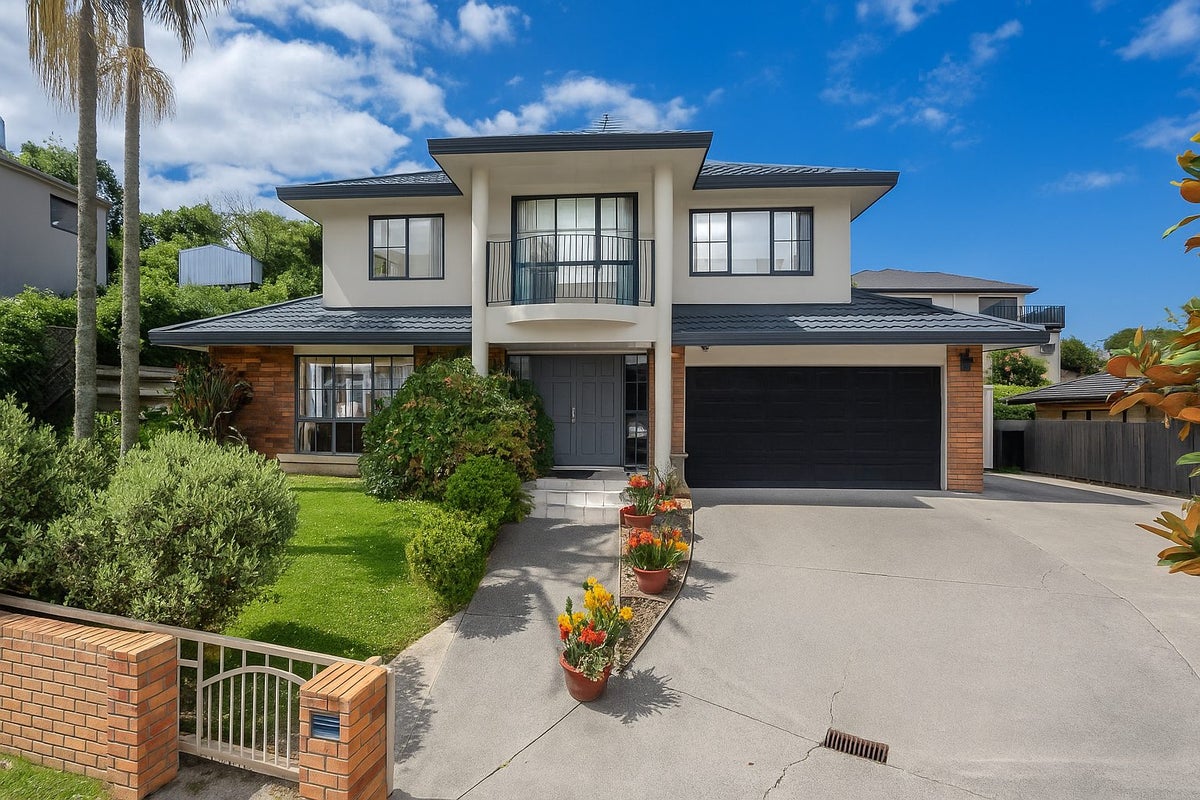 25 Langana Avenue, Browns Bay, Auckland - Carousel 1