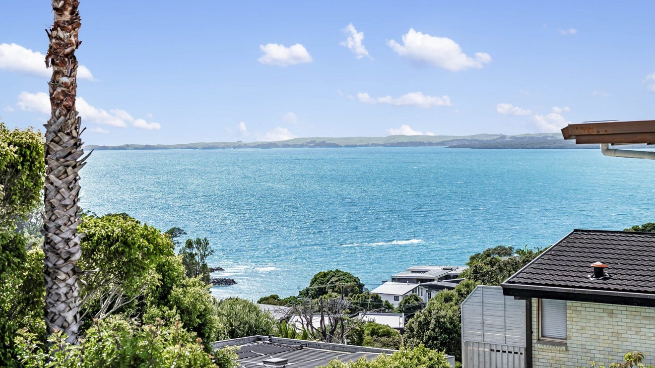 5 Midway Avenue, Castor Bay, Auckland - Carousel 1