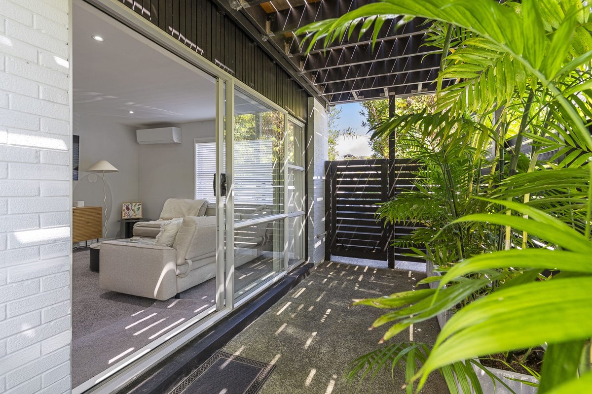 1/73B Rukutai Street, Orakei, Auckland - Carousel 22
