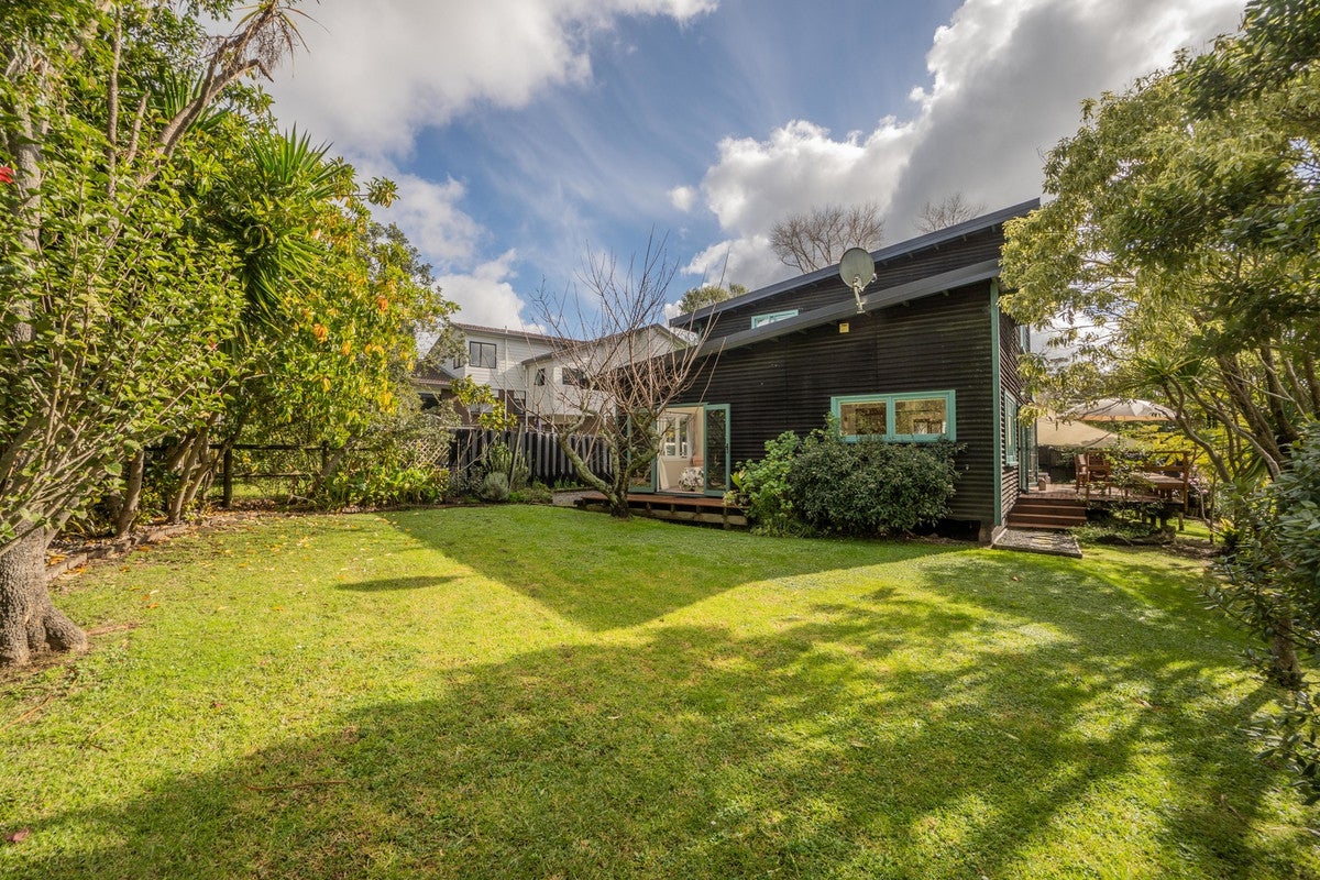 1025 Beach Road, Torbay, Auckland - Carousel 2