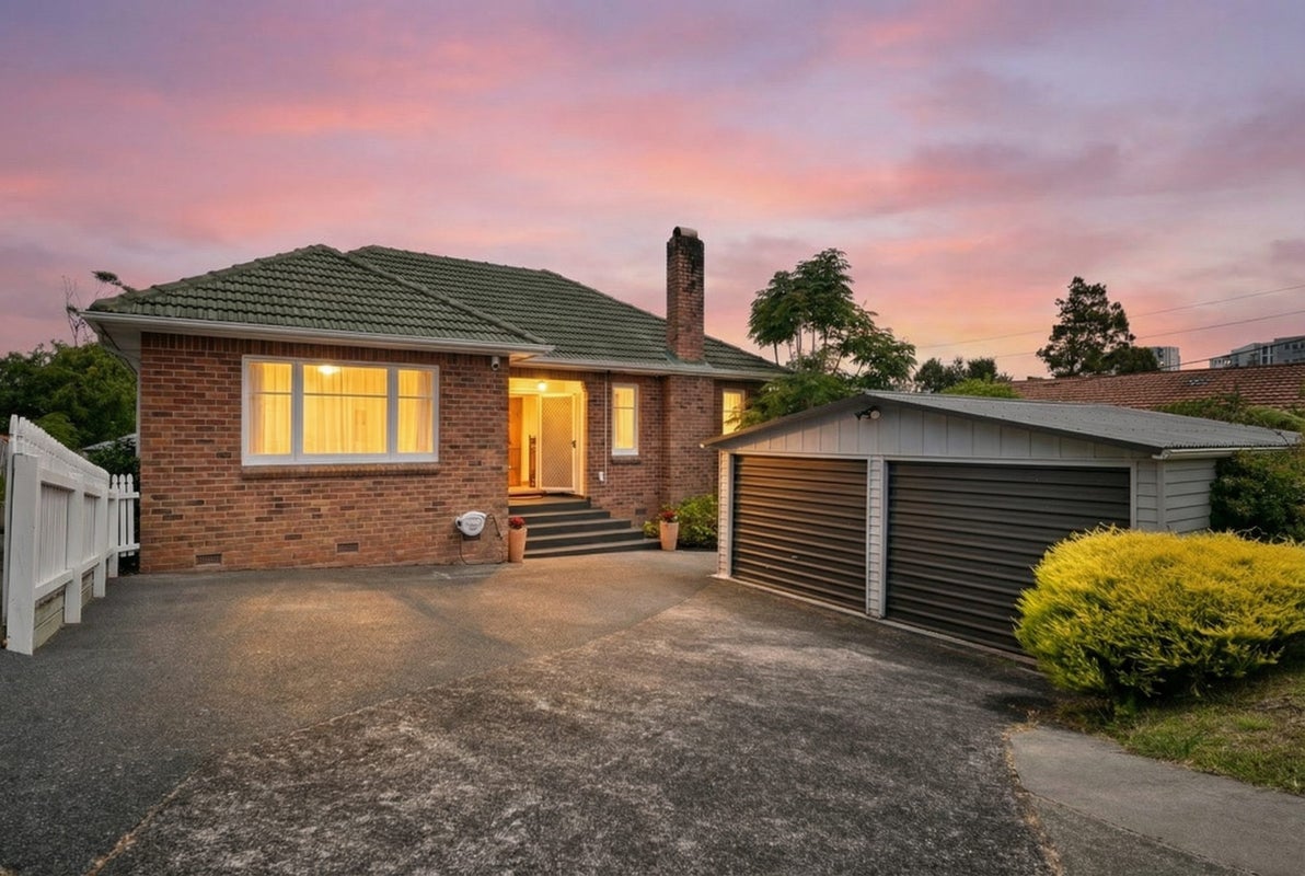 19 Captain Scott Road, Glen Eden, Auckland - Carousel 2