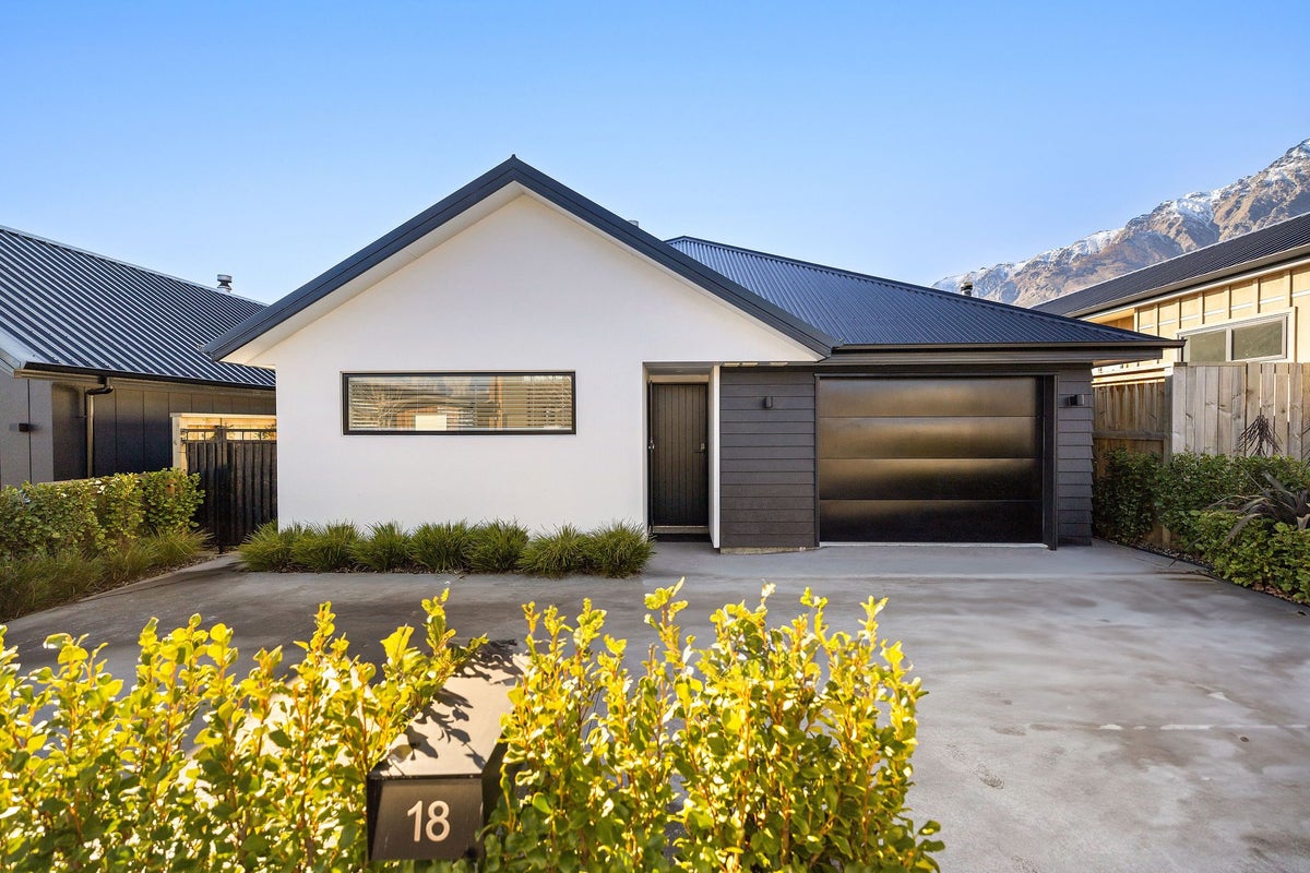 18 Crop Street, Jacks Point, Queenstown - Carousel 14