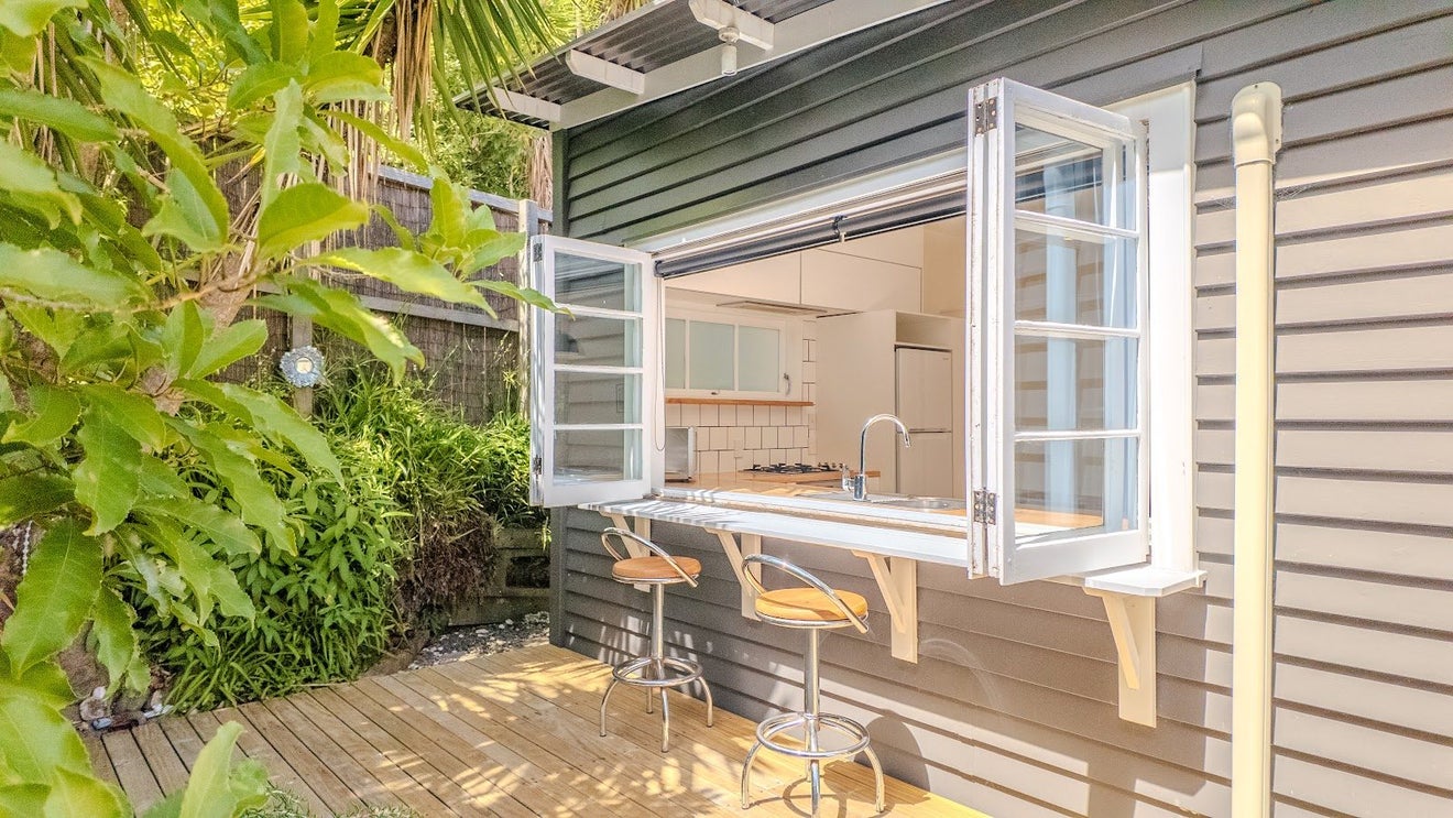 7 Frank Street, Oneroa, Waiheke Island - Carousel 1