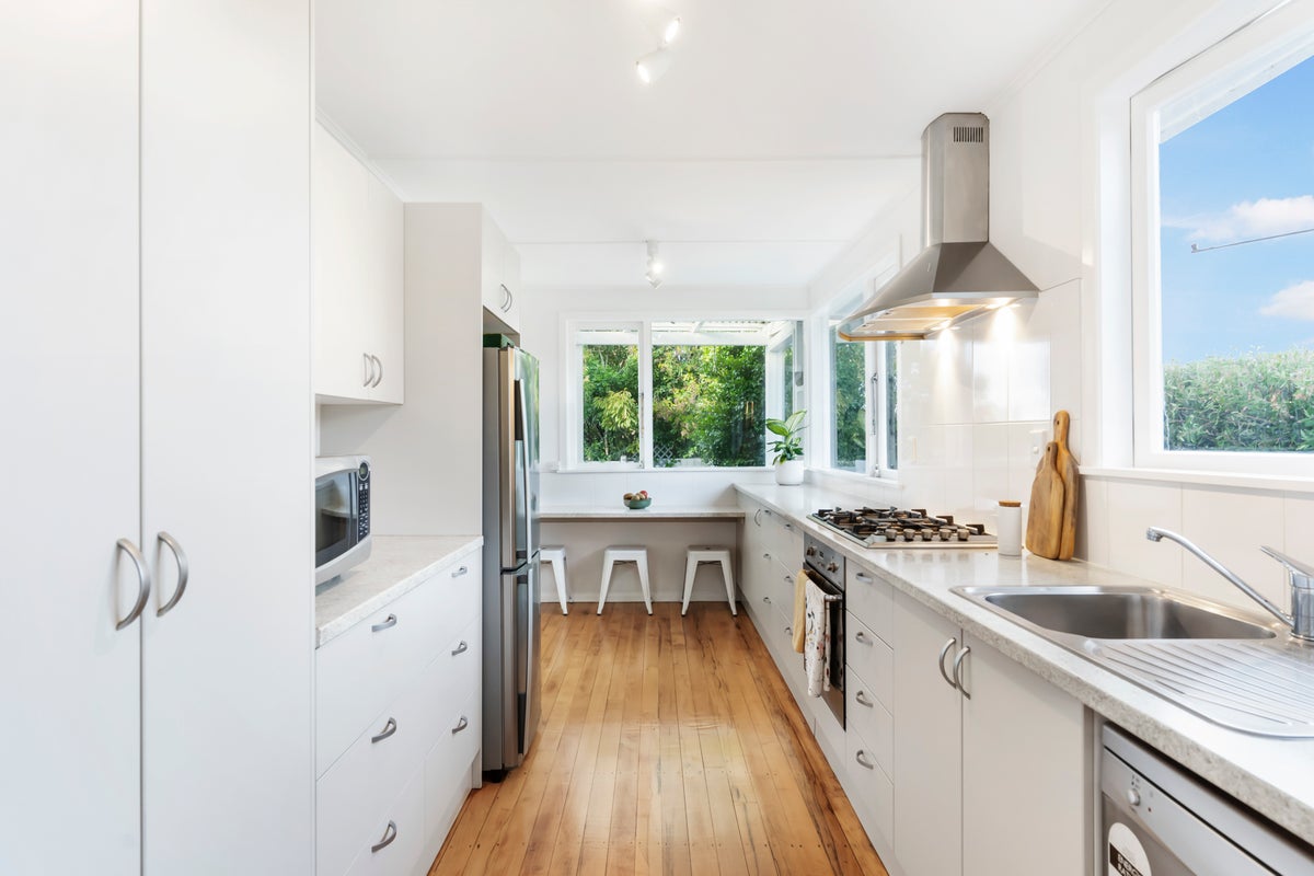 82 Coronation Road, Mangere Bridge, Auckland - Carousel 2