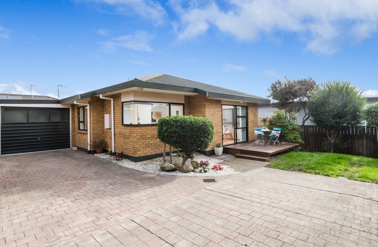 2/7 Penton Way, Tahunanui, Nelson - Carousel 1