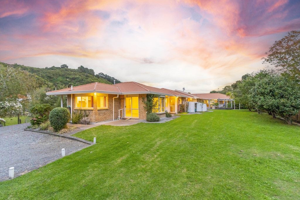 169 Raumati Road, Raumati Beach, Paraparaumu - Carousel 1