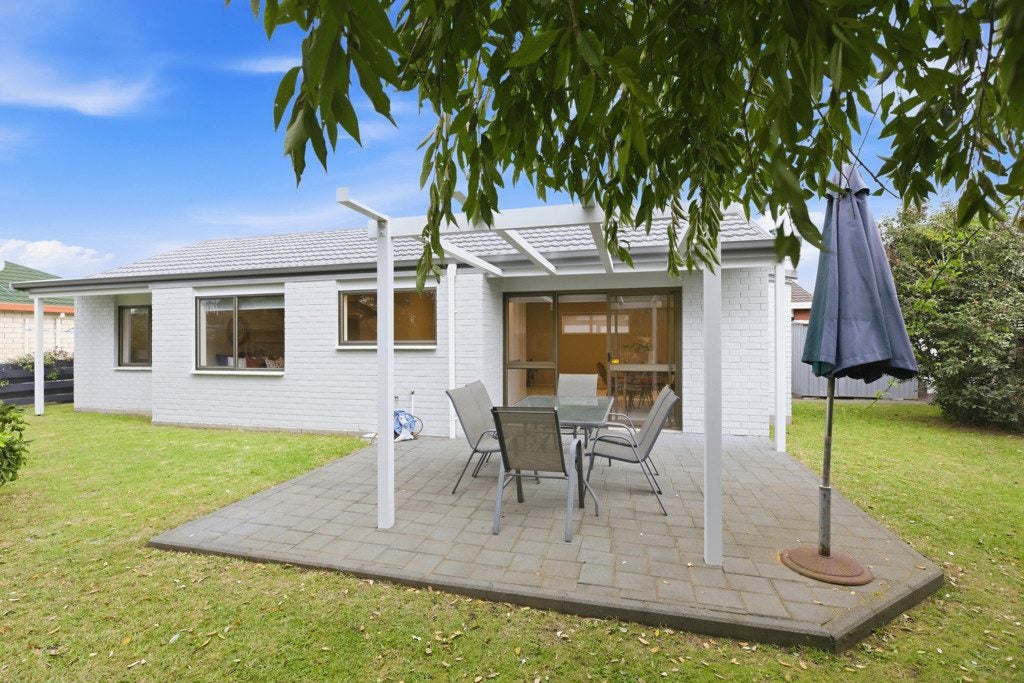 97B Gloucester Road, Mount Maunganui, Mount Maunganui - Carousel 1