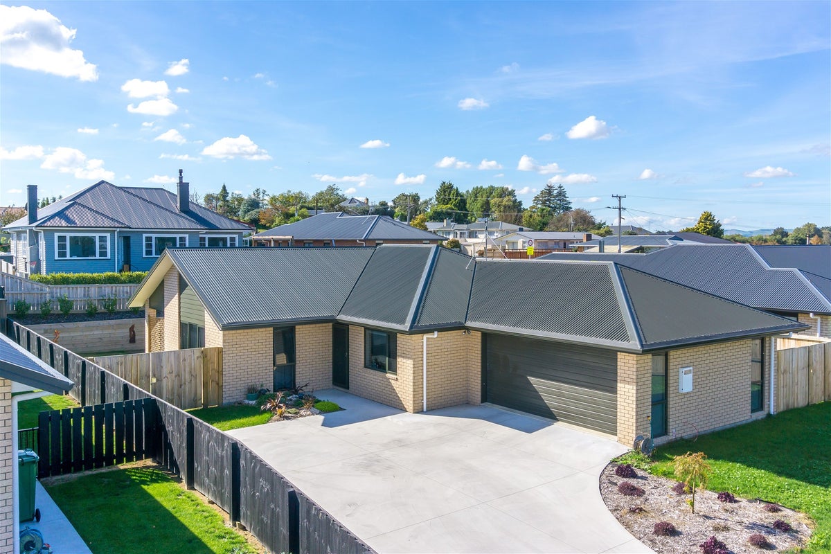 62 Whitmore Street, Kihikihi, Te Awamutu - Carousel 1