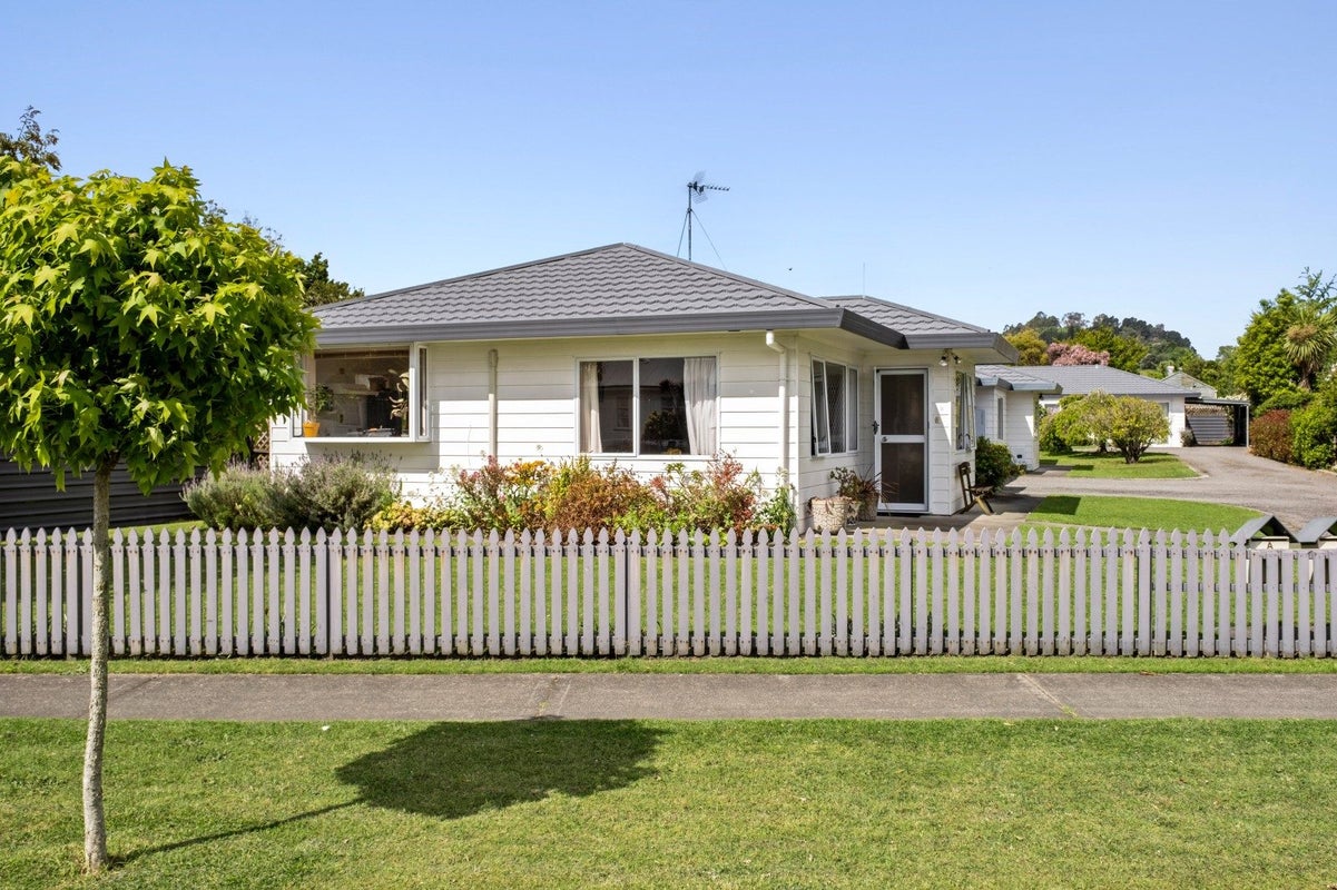 43A Stout Street, Whataupoko, Gisborne - Carousel 1