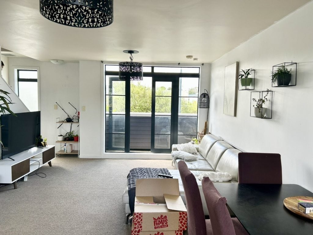 1/64 Borich Road, Sunnyvale, Auckland - Carousel 1