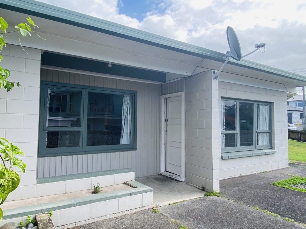 1/22 Kelston Street, New Lynn, Auckland - Carousel 2