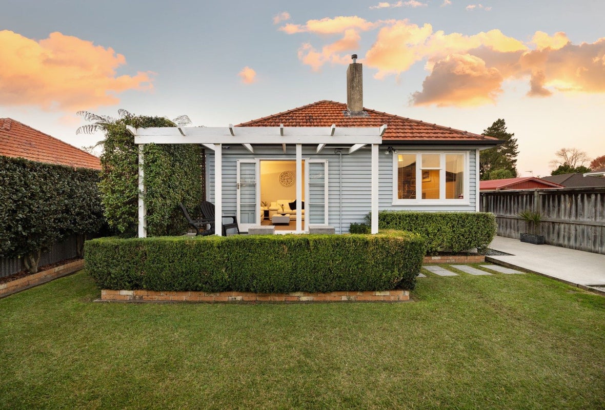 44 Casey Avenue, Fairfield, Hamilton - Carousel 1
