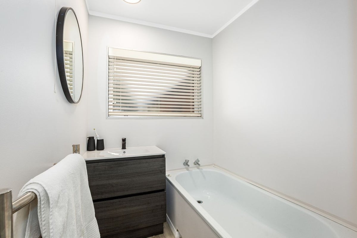 1001B High Street, Avalon, Lower Hutt - Carousel 14