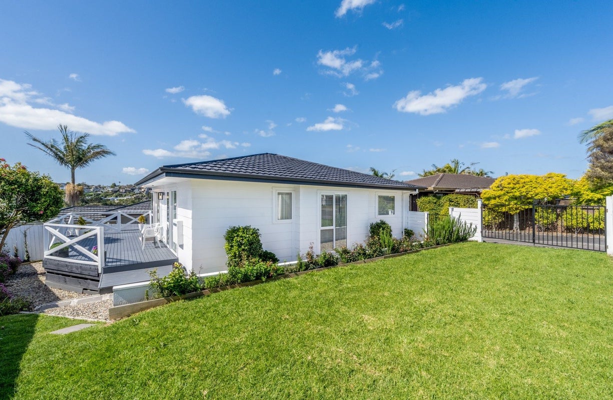 1/7 Tuscan Place, Half Moon Bay, Auckland - Carousel 2