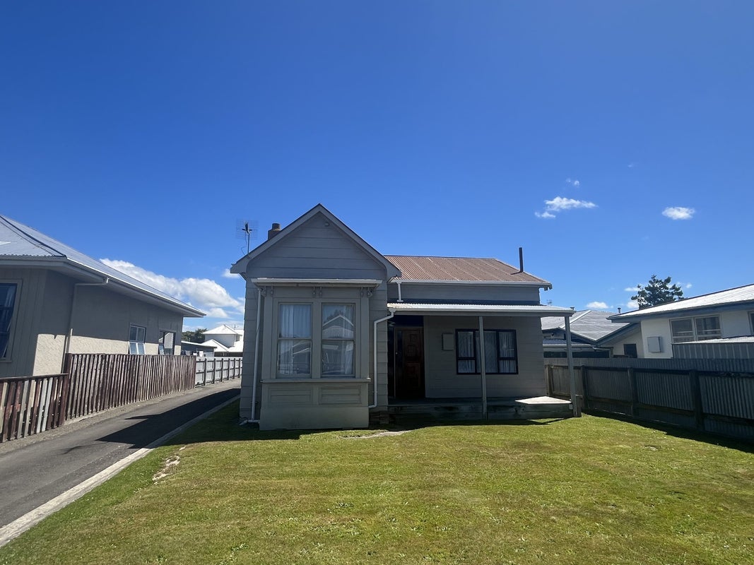 24 Hereford Street, West End, Palmerston North - Carousel 1