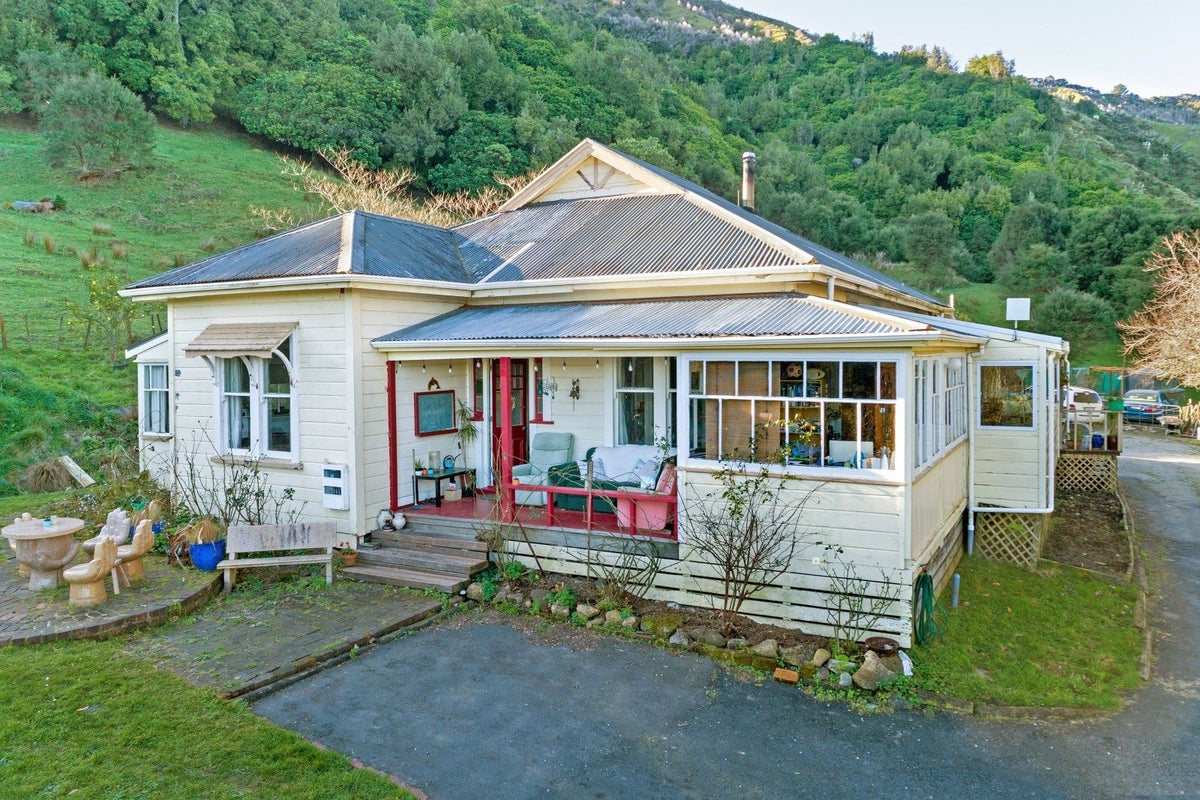 331A Matokitoki Valley Road, Gisborne - Carousel 1
