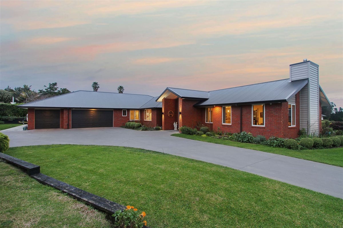 11 Church View Road, Waiau Pa, Pukekohe - Carousel 1
