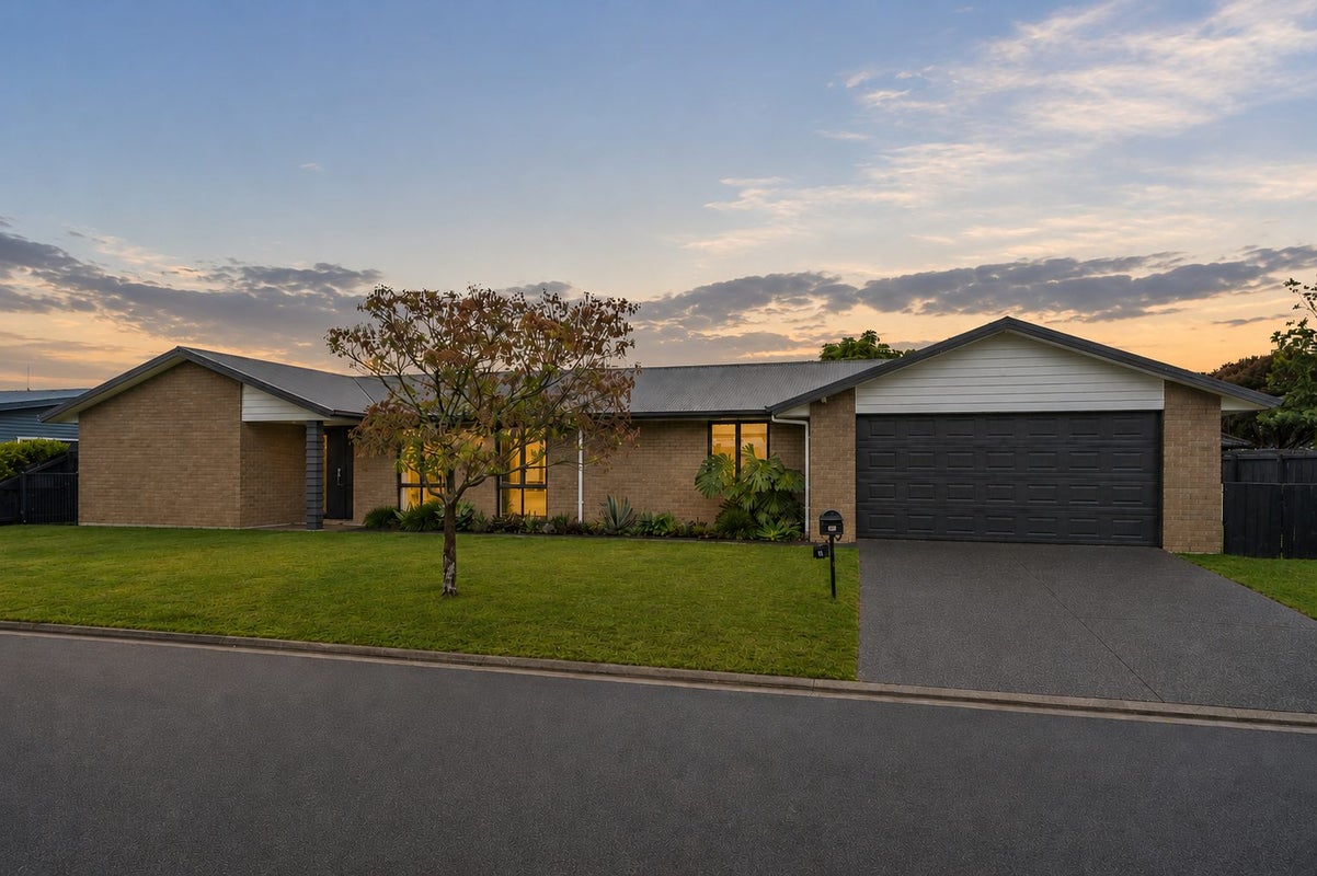 11 Oakwood Way, Papamoa Beach, Papamoa - Carousel 1