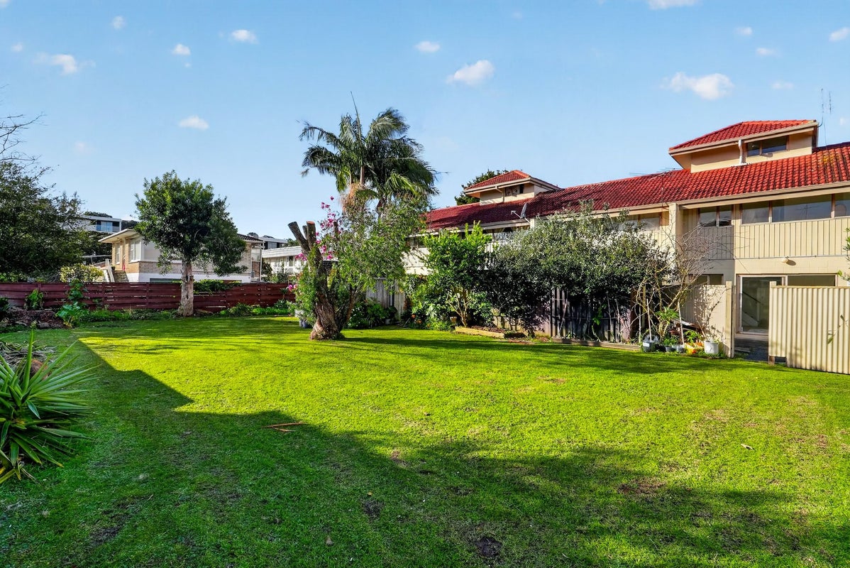 4/3 Glen Road, Browns Bay, Auckland - Carousel 2