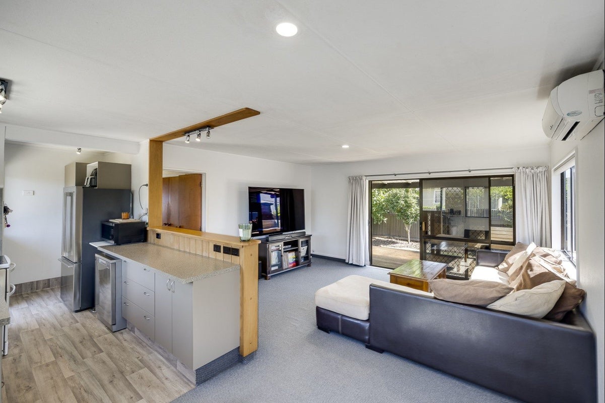 2/71 Douglas Mclean AVENUE, MAREWA, NAPIER - Carousel 2