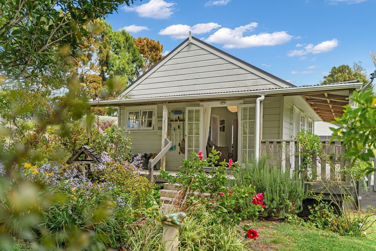 1060 Oneriri Road, Kaiwaka - Carousel 1