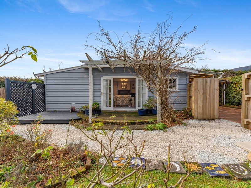 14 MacLaren Street, Maymorn, Upper Hutt - Carousel 2